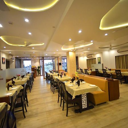 The Grand Imperial Hotel Morbi Exterior photo
