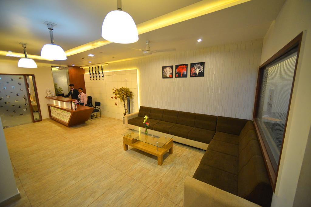 The Grand Imperial Hotel Morbi Exterior photo