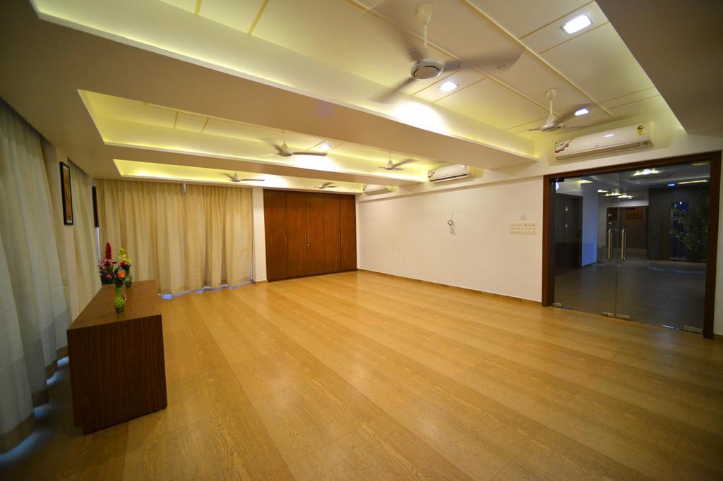 The Grand Imperial Hotel Morbi Exterior photo